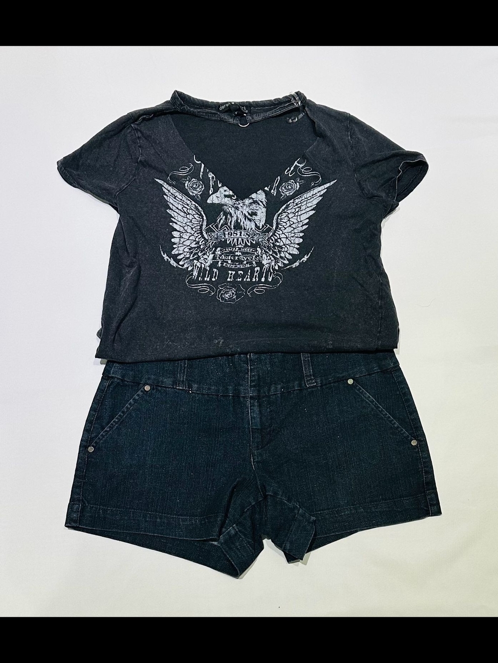 Derek Heart Black Short‑Sleeve V‑Neck Tee with Winged Graphic